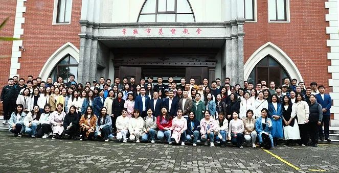 金陵协和神学院2024届毕业班师生访问常熟教会-1.jpg