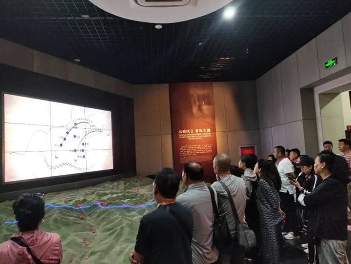 参观中.jpg