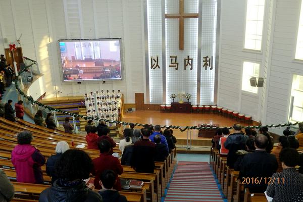 大连丰收路堂内景（图：毋忠毅）