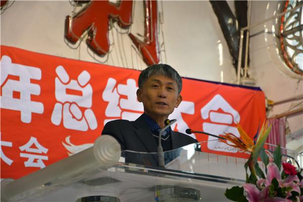 沈阳市两会副会长高良义牧师主持大会（图：沈阳基督教两会网站）