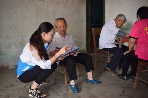 永州冷水滩教会慰问空巢老人