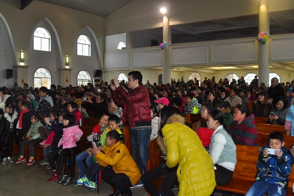 冷水滩教会往期聚会场景