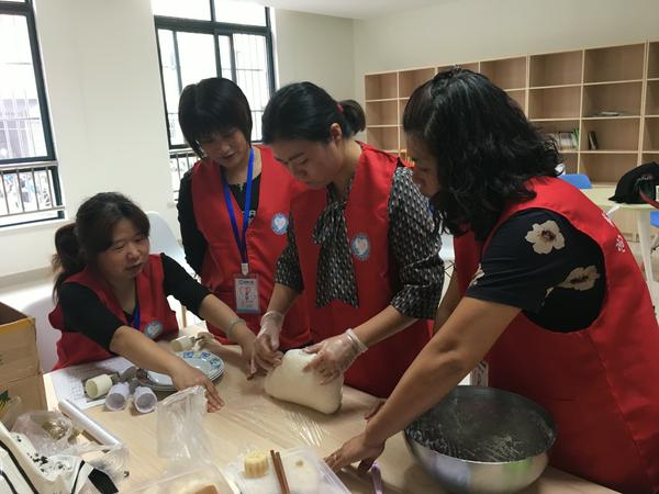 “云上太阳”癌友俱乐部手工制作冰皮月饼6