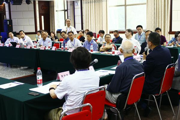 宗教与法治学术研讨会.jpg