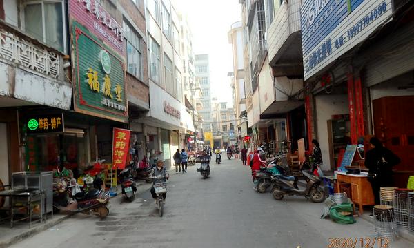 零牧师住宅附近的街景