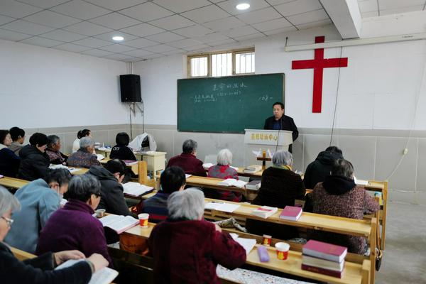 运城市基督徒两会主席师帅同工讲道