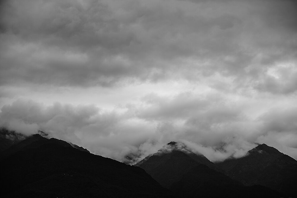 起伏的山.jpg