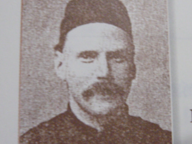126d8ce11cfg215.jpg