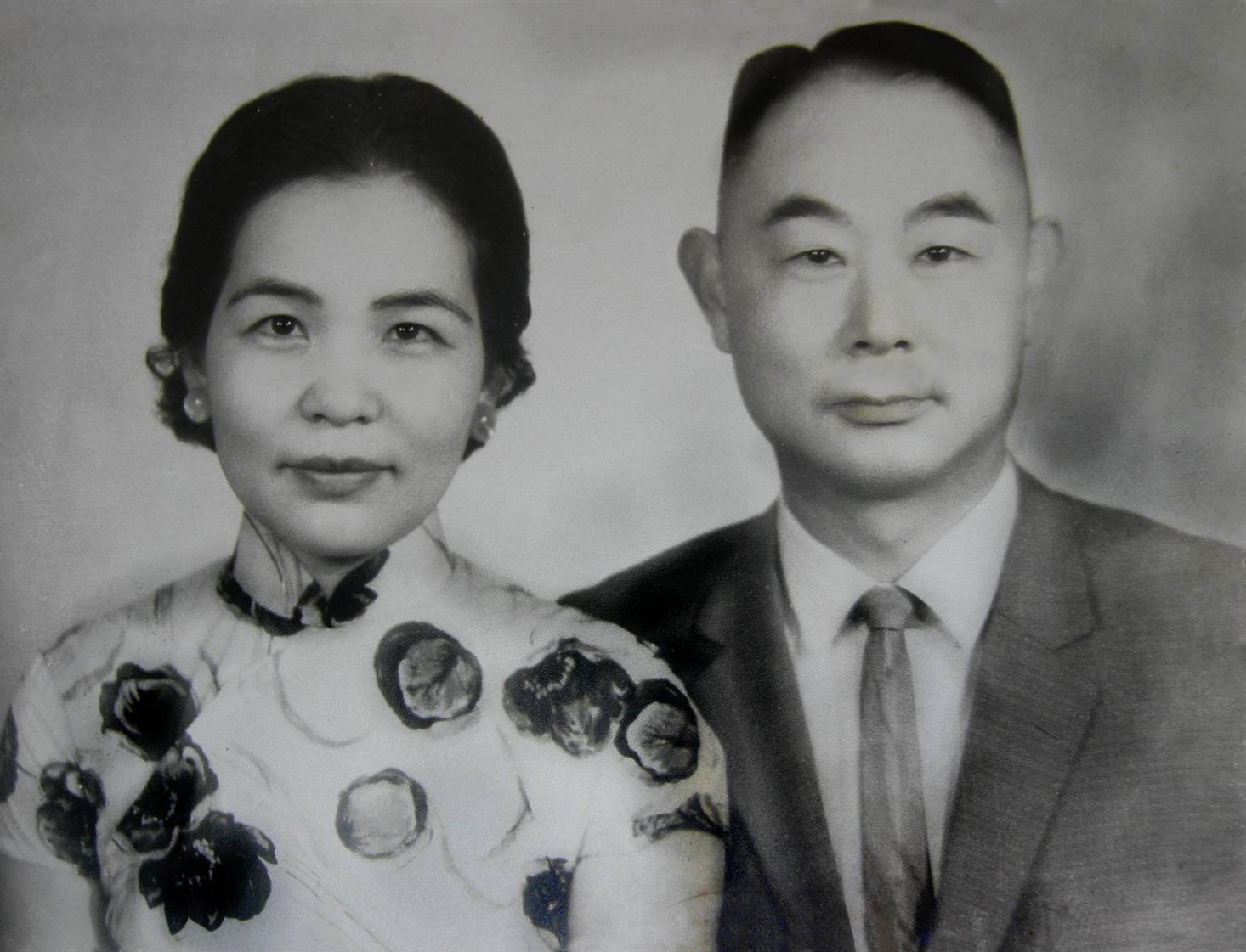 杨毓英长老和杨程继美师母（摄于70年代）.jpg