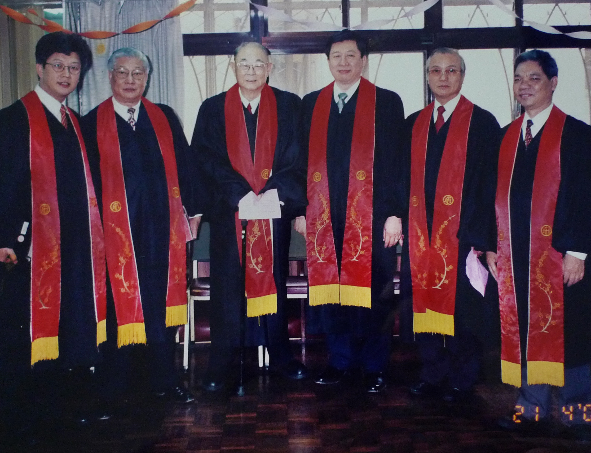 左一 寇紹恩牧师 左二寇紹捷長老 左三楊毓英牧師 .jpg