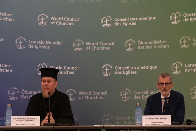 9月2日，世基联第11届大会期间的新闻发布会，乌克兰切尔尼戈夫和尼日恩的大主教Yevstratiy和欧洲教会会议（CEC）总干事Jørgen Skov Sørensen 博士.jpeg