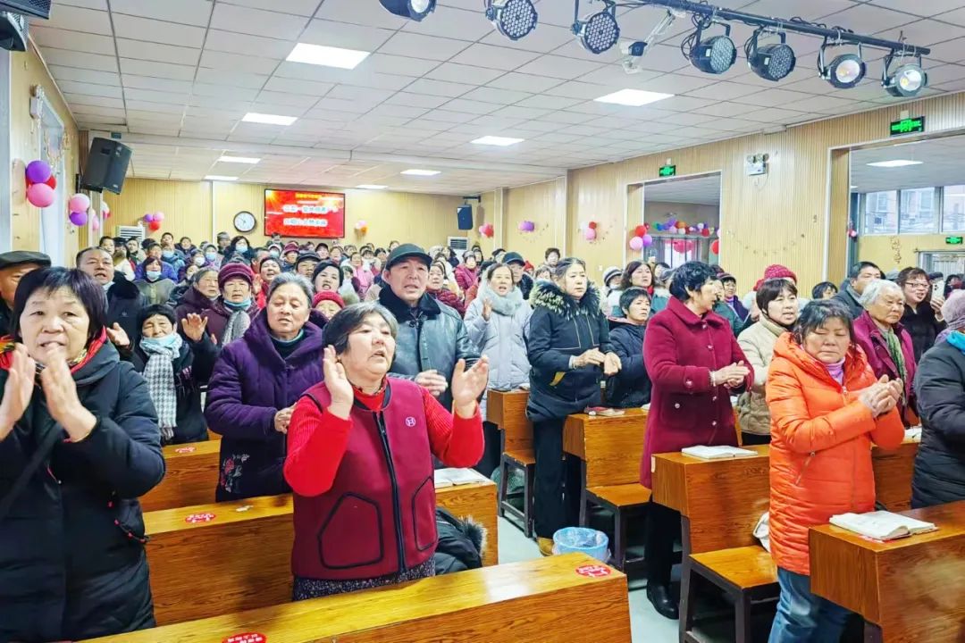 盱城基督教堂举行新春基督教中国化诗歌崇拜-1.jpg